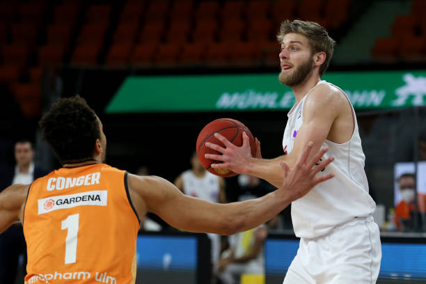 在混合团体 在混合团体