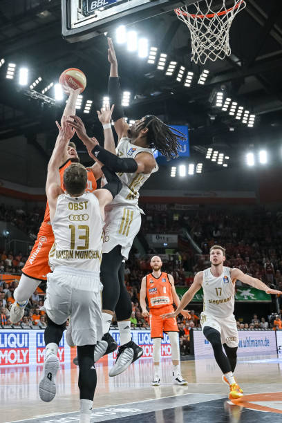 尤其是在中 尤其是在中